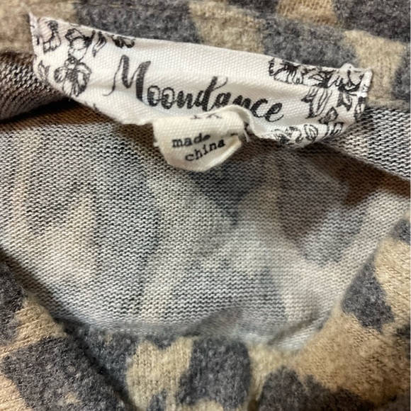 Moondance crowl neck leopard print super soft top - Picture 9 of 10